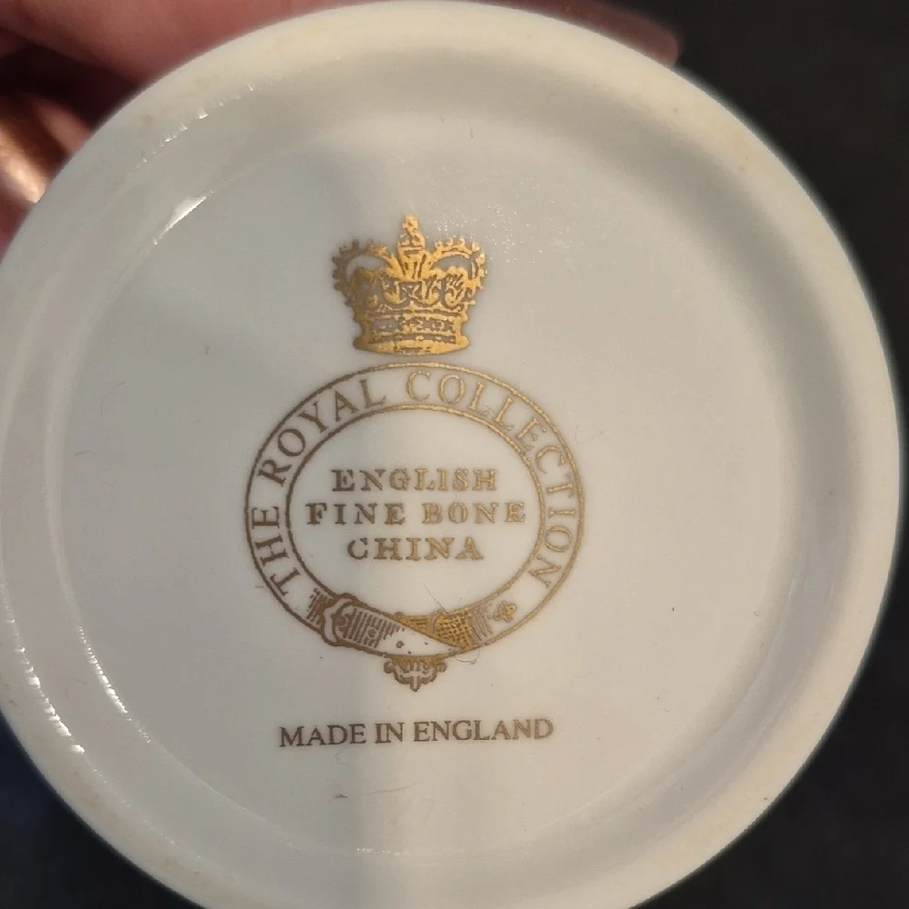 The Royal Collection elegant white
